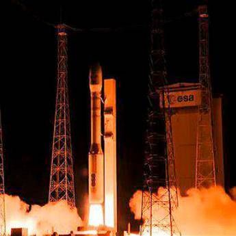 Vega inaugura l'era dei lanci commerciali, in orbita con successo 5 satelliti Vega inaugura l'era dei lanci commerciali, in orbita con successo 5 satelliti